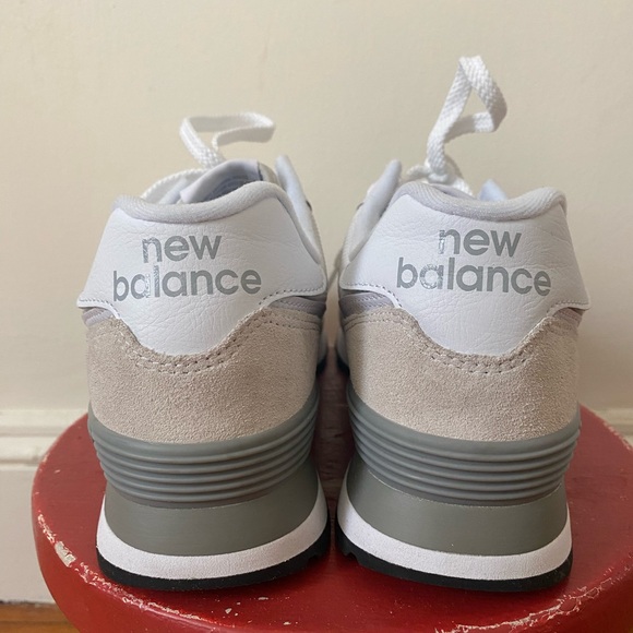 New Balance 574 Core women’s size 10 sneaker - Picture 7 of 9